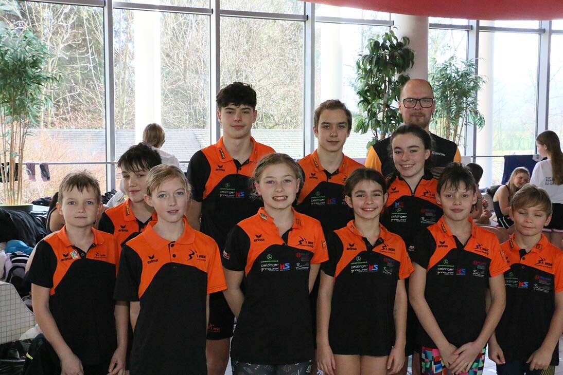 Gruppenfoto der Mannschaft des 1. Welser Schwimmklubs