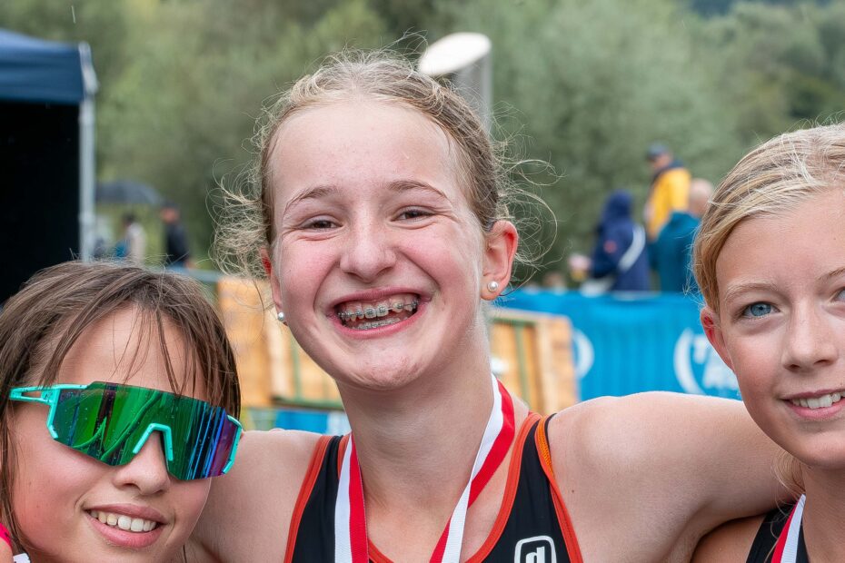 Guter Zusammenhalt von drei Triathletinnen