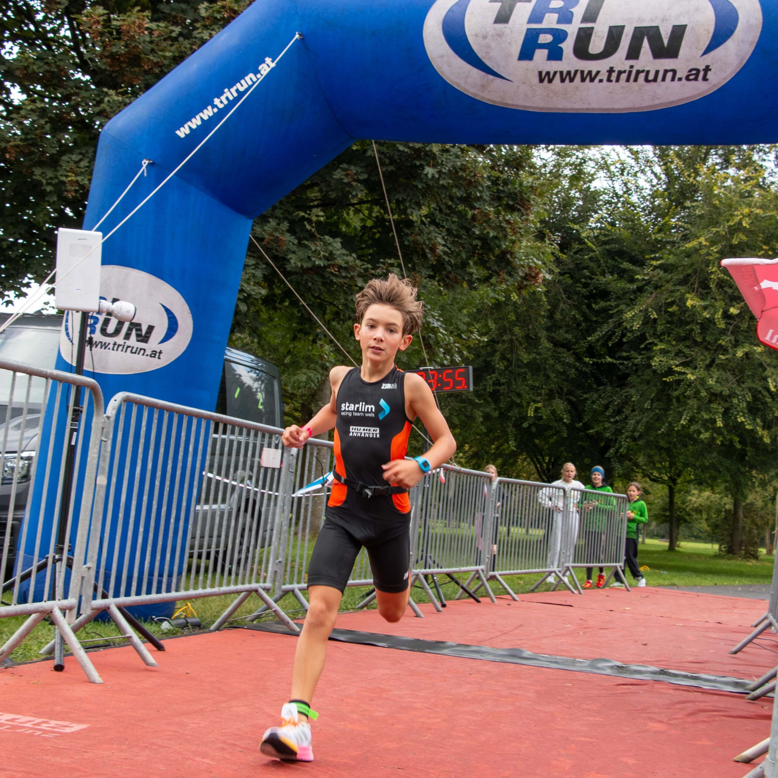 Nachwuchstriathlet gewinnt beim Linz Triathlon